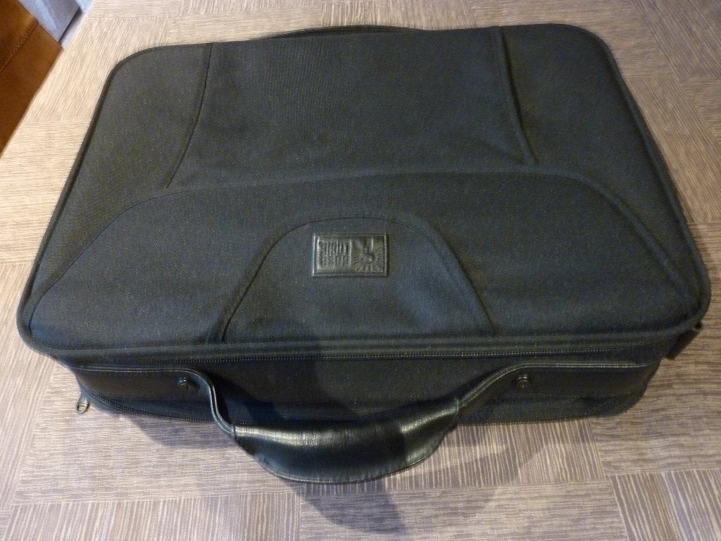 Laptoptas, Case Logic, 17 inch of meer, Aktetas, Ophalen of Verzenden, Zo goed als nieuw