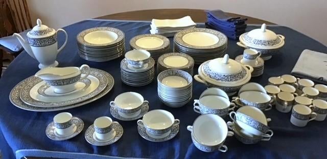 Minton Infanta compleet servies voor 14 couverts als nieuw, Ophalen, Zo goed als nieuw, Overige stijlen, Porselein