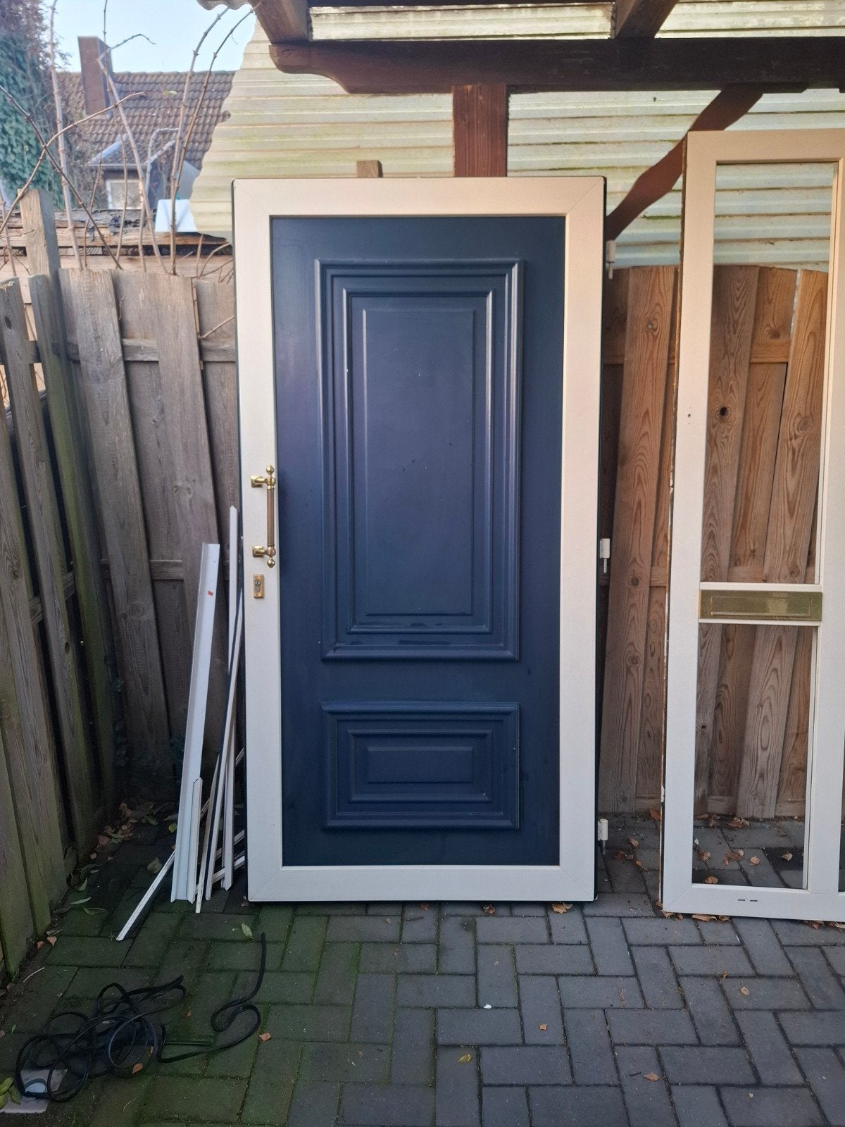 Stevige kunststof deur met kozijn - Blauw/Wit, Ophalen, Kunststof, Buitendeur, 120 cm of meer