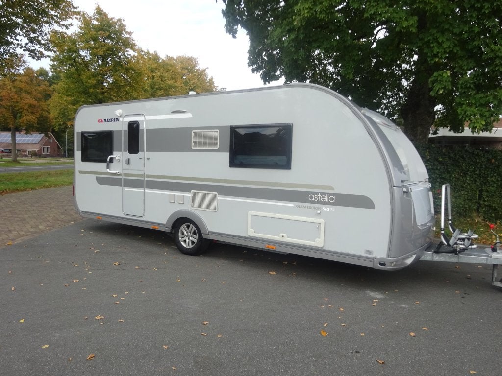 Adria Astella 563 PU GlamEdition #UNIEK#, Rondzit, Bedrijf, Oven, 5 tot 6 meter