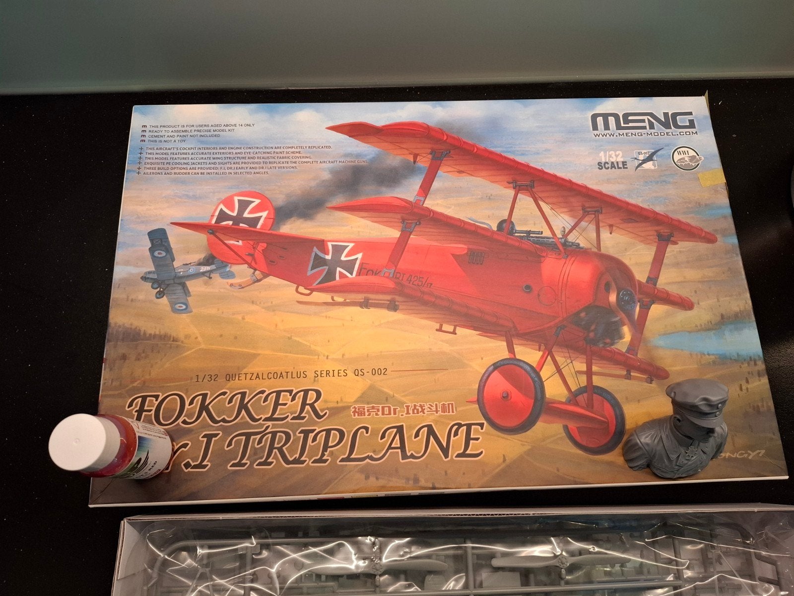 1/32 Meng Fokker DR1 Triplane met extra, Ophalen of Verzenden, Nieuw, Groter dan 1:72, Overige merken