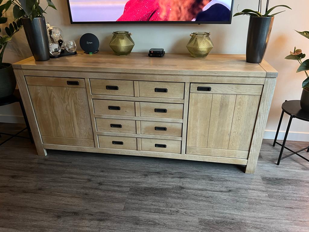 Mooi dressoir!, Gebruikt, 150 tot 200 cm, Ophalen of Verzenden, 25 tot 50 cm