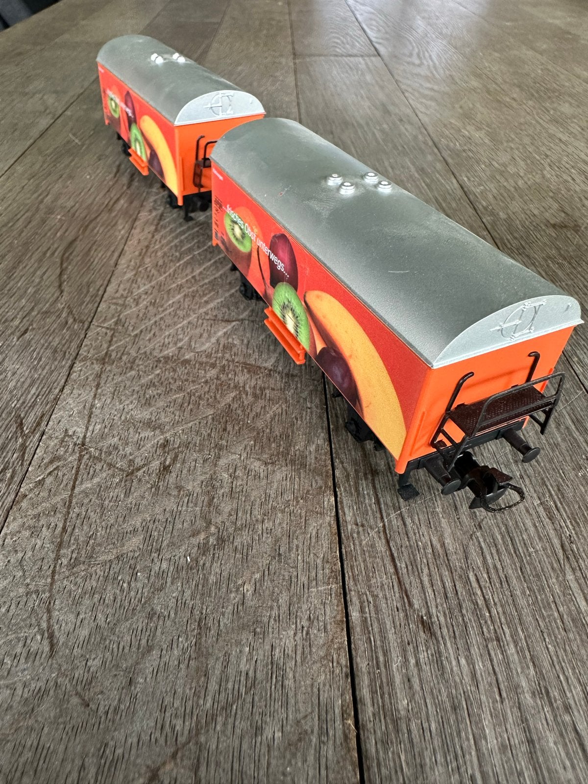 2x Märklin Koelwagon 'Chiquita' - H0, Wisselstroom, Gebruikt, Wagon, Ophalen of Verzenden