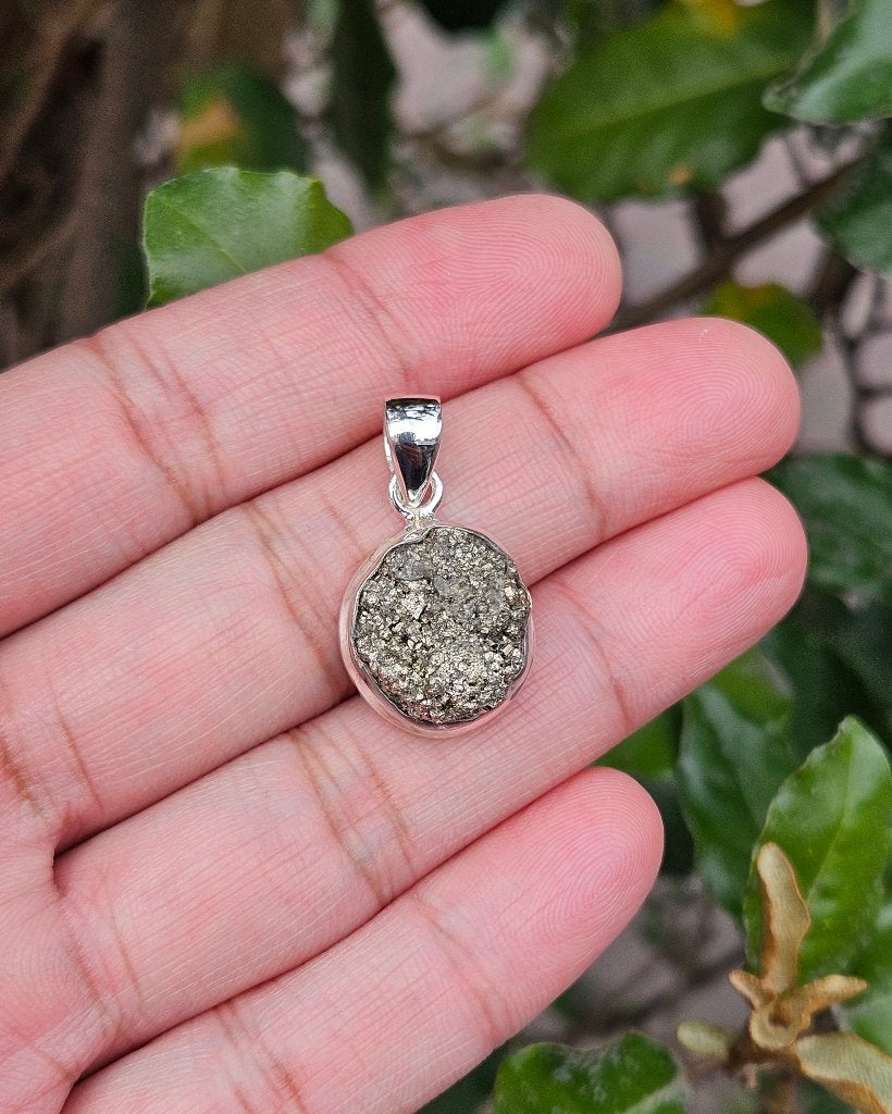 Pyriet Hanger Leo - Echt Zilver, Verzenden, Info@lavicollection.com, Nieuw, Met edelsteen