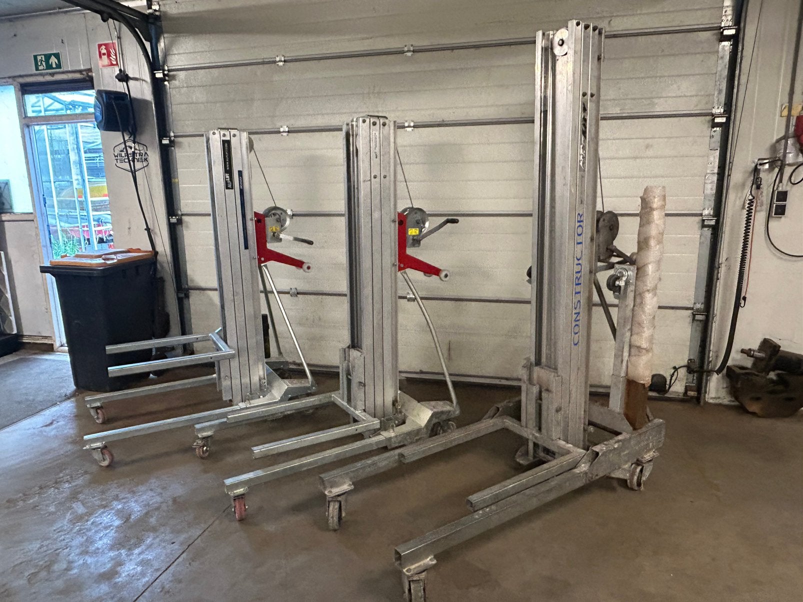 Te huur kanaalift / materiaal lift, Doe-het-zelf en Verbouw, Steigers, Ophalen of Verzenden, Zo goed als nieuw, Overige typen