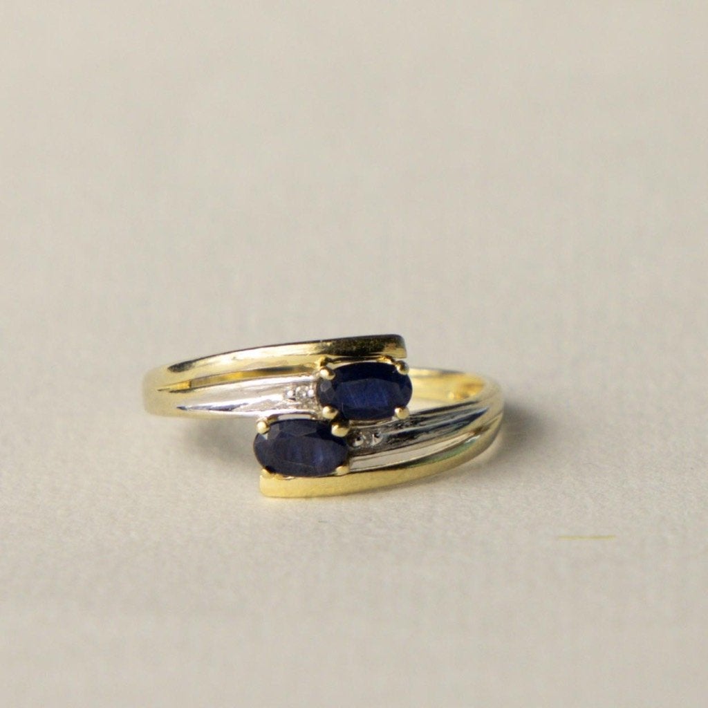 vintage 14 karaat gouden saffier en diamant ring, Verzenden, Zo goed als nieuw, 17 tot 18, Nvt