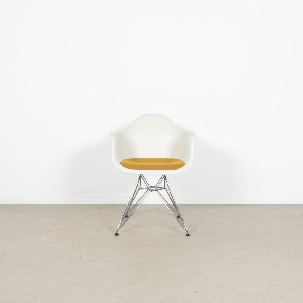 Vitra Eames DAR Stoel Wit/Geel Kunststof/Stof - Chroom, Niet ingevuld, Zo goed als nieuw, Niet ingevuld, Niet ingevuld