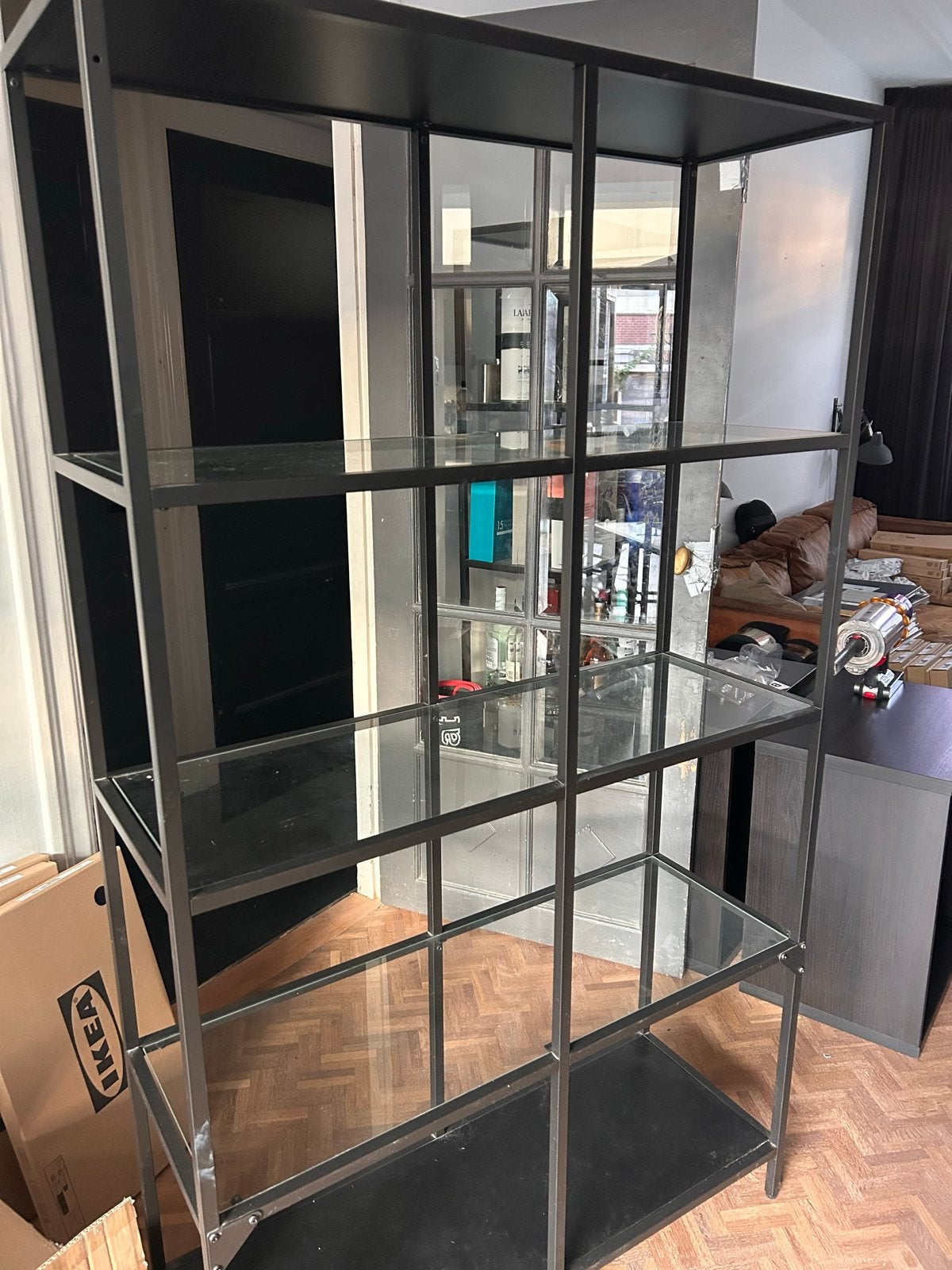 IKEA Stellingkast met Glazen Platen - Zwart Metaal, Ophalen, Gebruikt