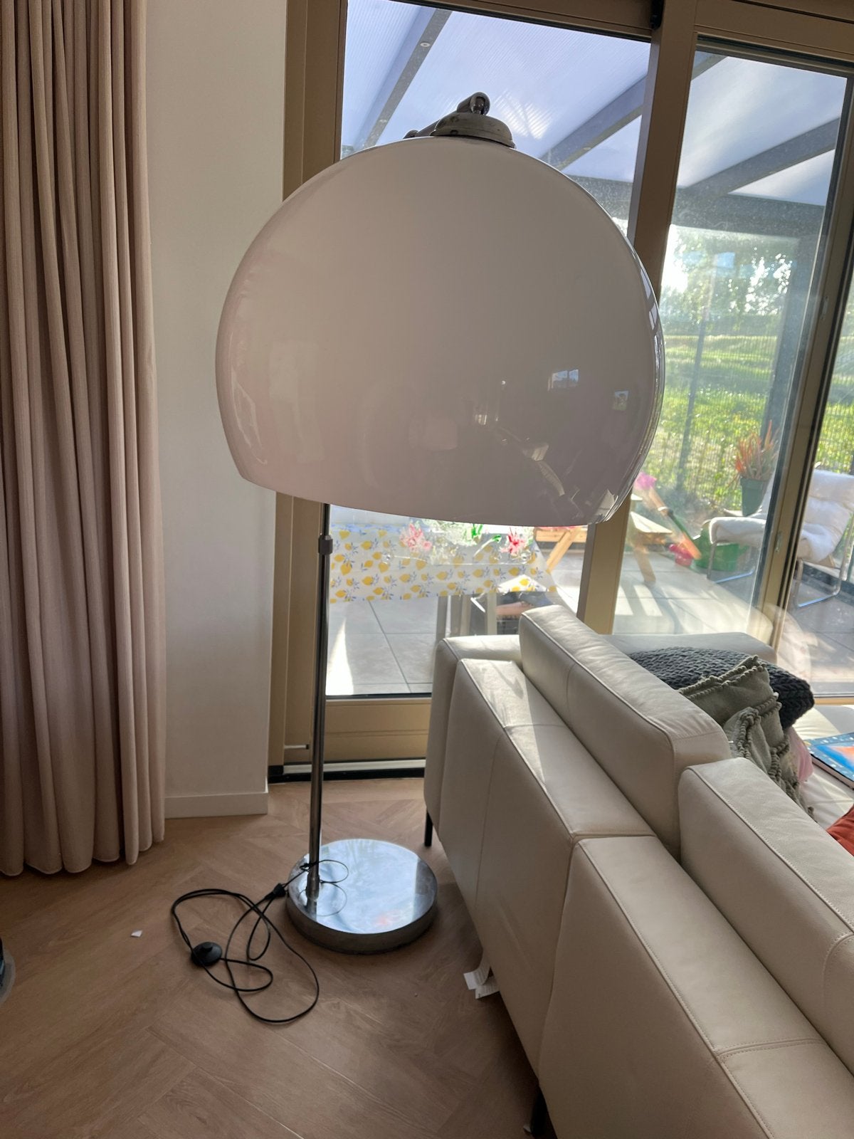 Witte hang/sta lamp Jan des Bouvrie met gebogen poot, Ophalen, Gebruikt, Metaal, 150 tot 200 cm