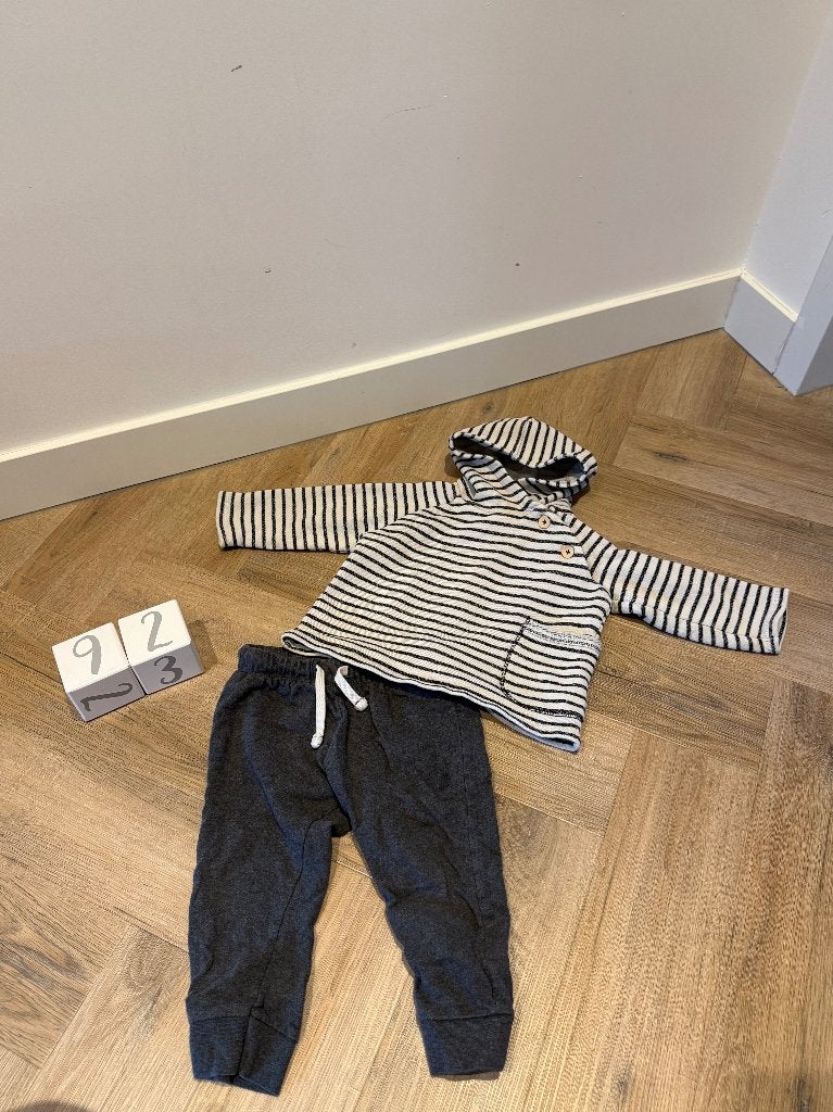 Heel goed 2x Zara hoodie trui & Hema jogger broek 86 92 set, Jongetje of Meisje, Ophalen of Verzenden, Zo goed als nieuw, Zara