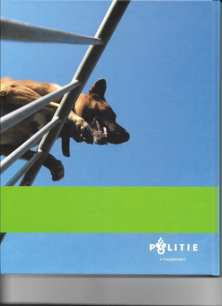 Hondenbaan, boek, 100 jaar honden Politie Haaglanden, nieuw, Boeken, Ophalen of Verzenden, Nieuw, Honden, Dr Janine Janssen