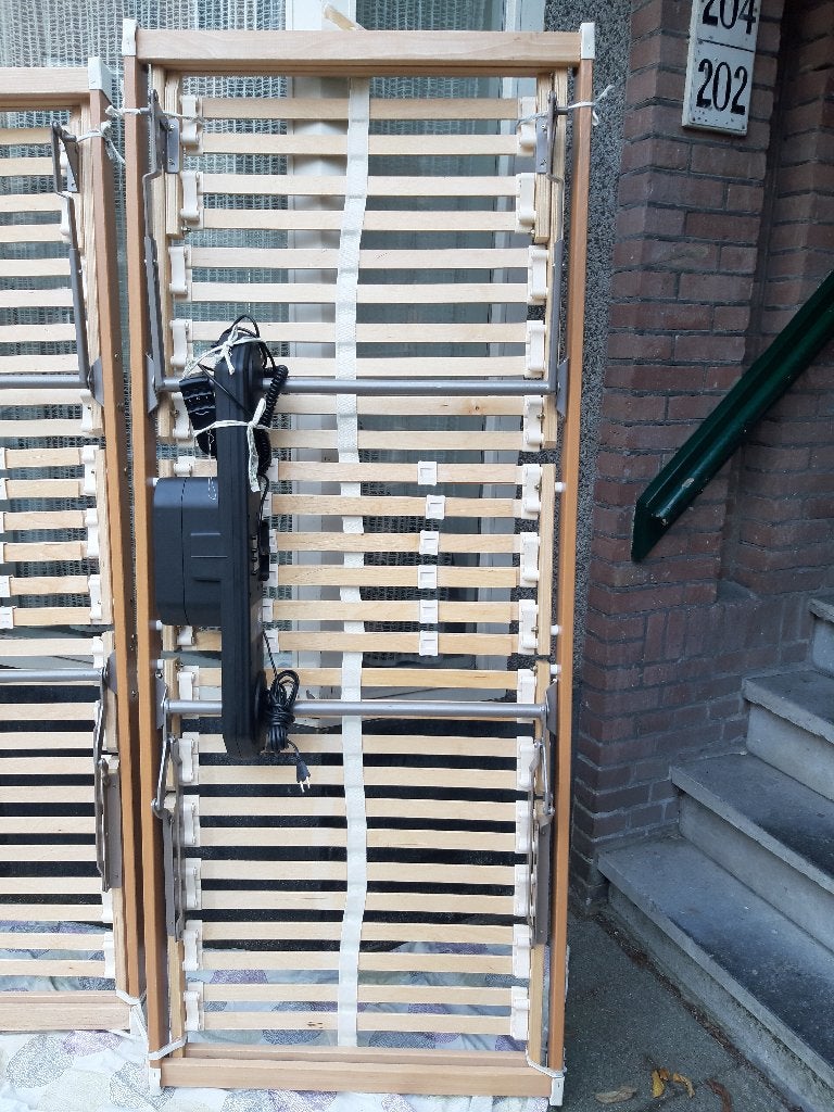 Elektrisch verstelbare lattenbodems, 90 x 200, Zeer degelijk, Ophalen, Gebruikt, 90 cm, Eenpersoons