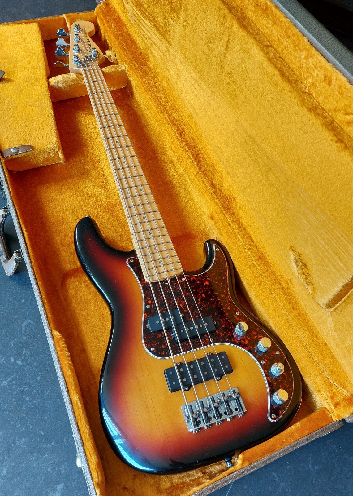 Fender American Deluxe Precision Bass V 2002, Ophalen of Verzenden, Gebruikt, Elektrisch, 5-snarig
