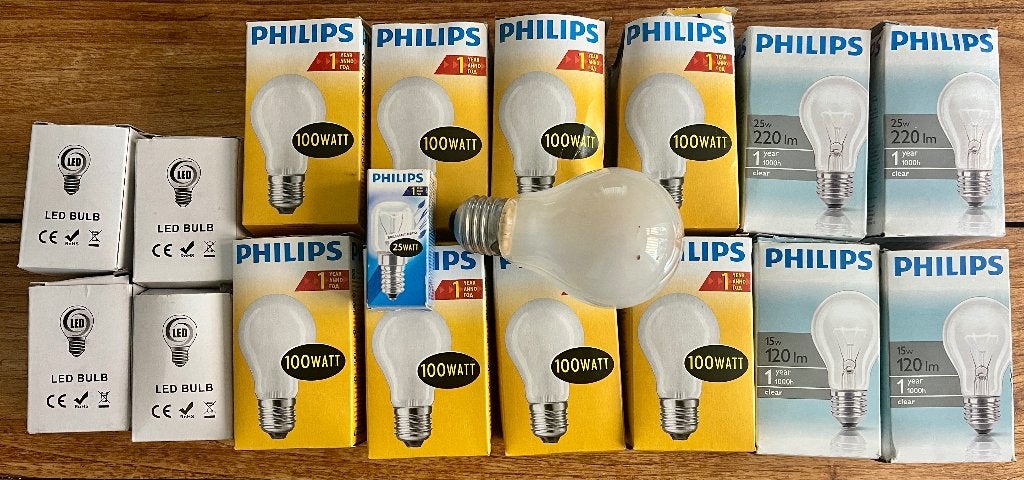 14 Prakticals Bulbs Gloeilamp Philips + 4 led bulbs rood, Ophalen, Gebruikt, Overige merken, Lamp of Flitsset