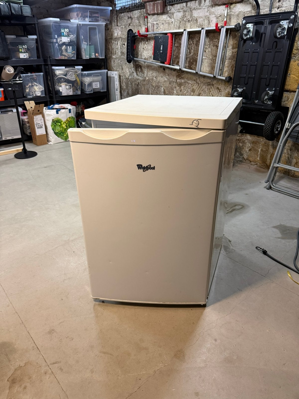 Whirlpool vrieskast - Compact en efficiënt, Gebruikt, Minder dan 60 cm, Vrijstaand, Ophalen