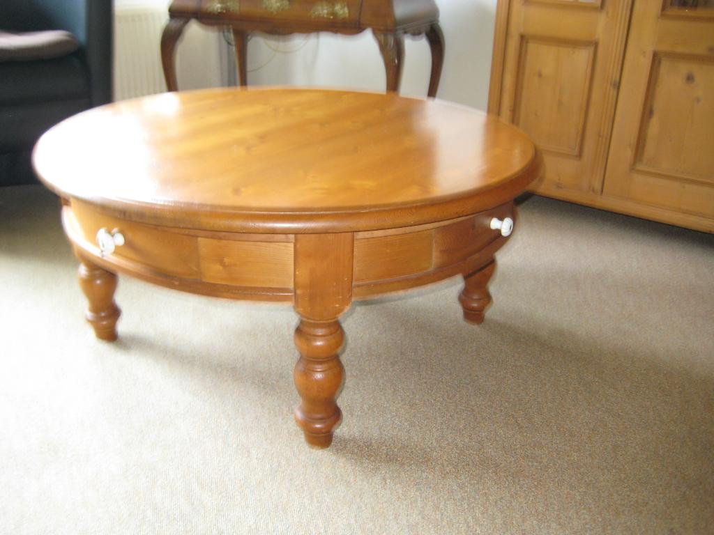 salontafel rond. grenen 4 lade +geheim vak 25,=, Ophalen, Gebruikt, 100 tot 150 cm, Rond