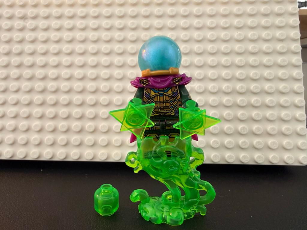 Spider-Man: Mysterio Minifig, Ophalen of Verzenden, Zo goed als nieuw