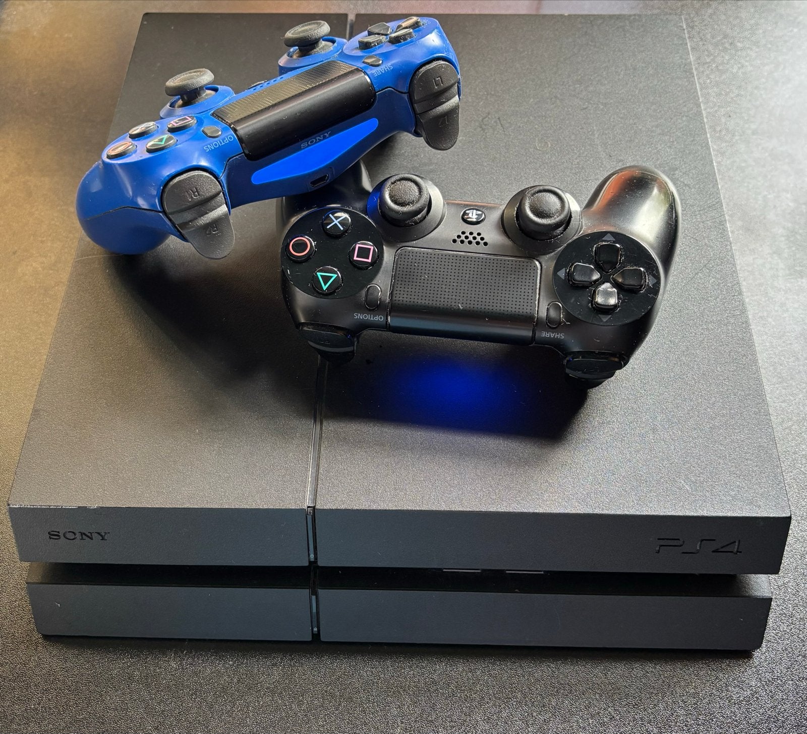 Sony PlayStation 4 met 2 controllers, Spelcomputers en Games, Ophalen, Met 2 controllers, Original, 500 GB