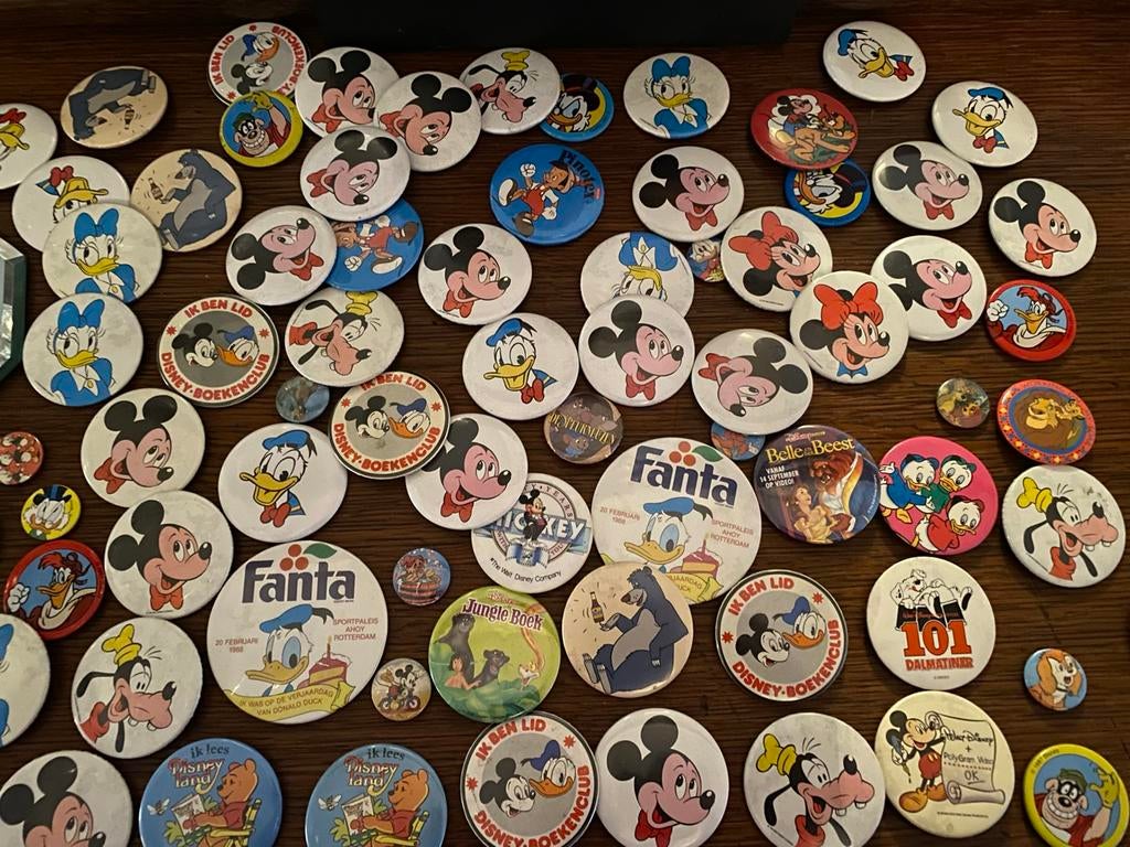 Grote verzameling Disney buttons / pins, Ophalen of Verzenden, Overige typen