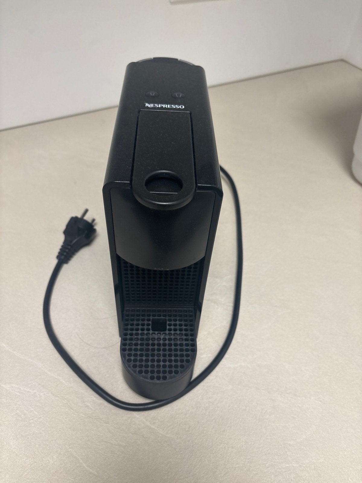 Nespresso Essenza Mini - Compacte en stijlvolle koffiemachin, Witgoed en Apparatuur, Koffiezetapparaten, Ophalen, Gebruikt, Espresso apparaat