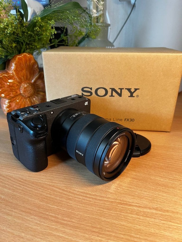 Sony FX30 + Sony 16-55mm f/2.8 G, Ophalen, Bluetooth, Zo goed als nieuw, Sony
