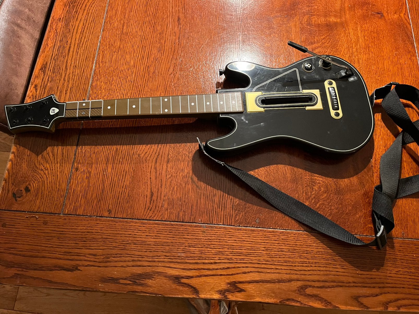 Gitaar inclusief “Guitar Hero Live” spel, Muziek, 1 speler, Ophalen of Verzenden, Zo goed als nieuw