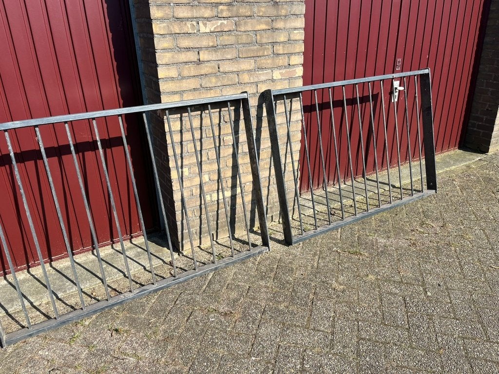 Hekken staal zwart, Ophalen, Gebruikt, IJzer, Spijlenhekwerk