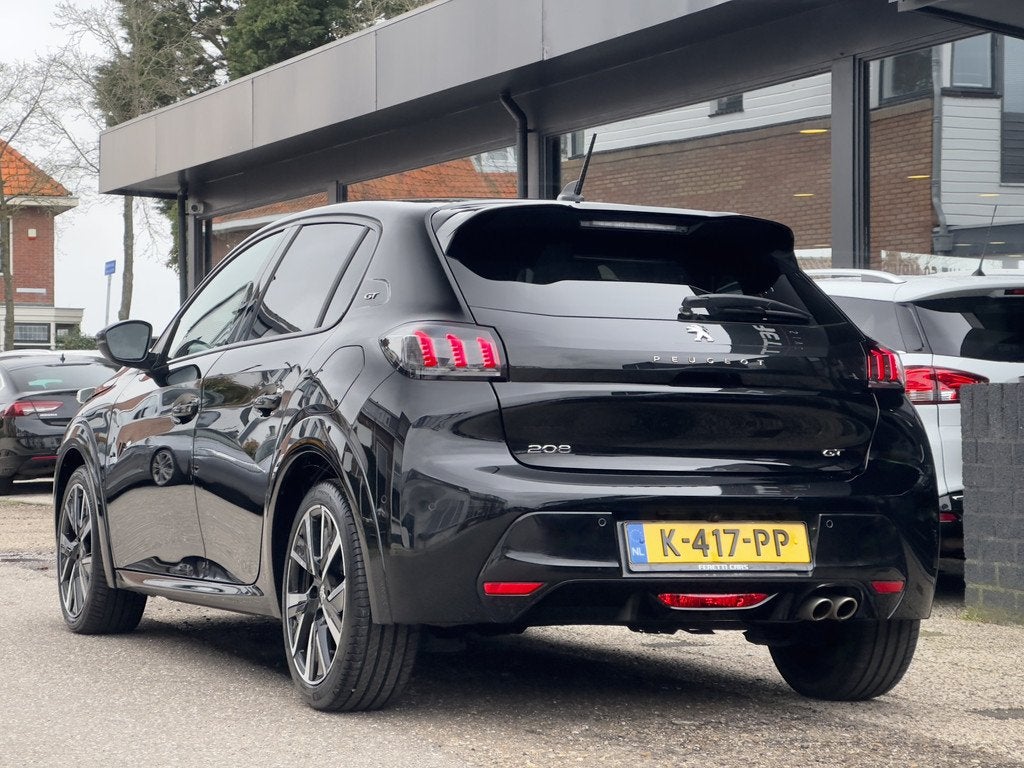 Peugeot 208 1.2 AUT8 GT-PACK 131PK PANODAK LEDER NAVI CAMERA, Gebruikt, Euro 6, 1199 cc, 1133 kg