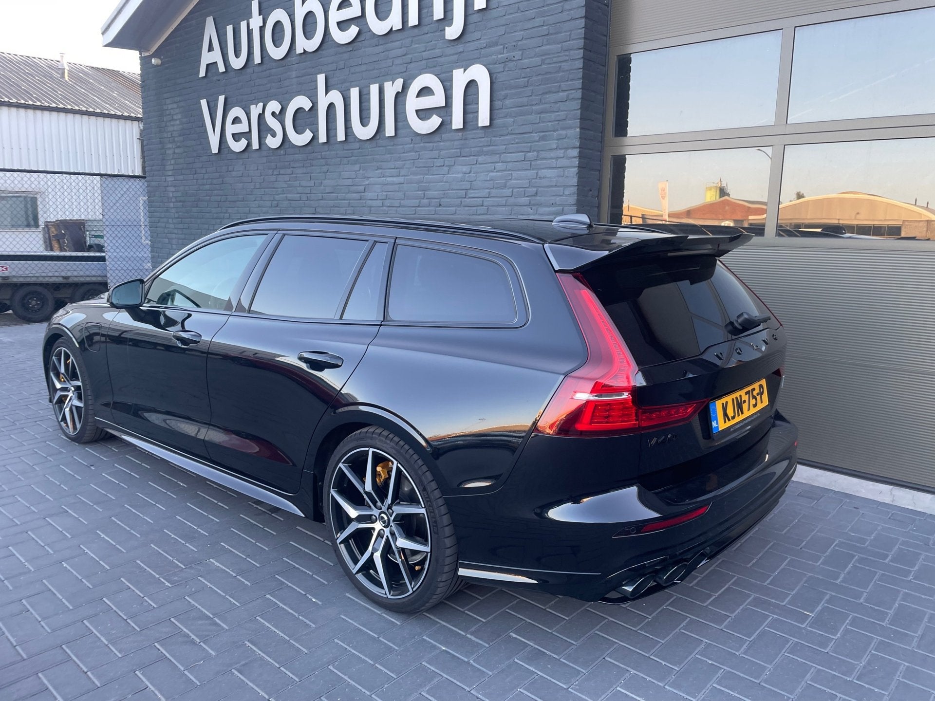 Volvo V60 2.0 T8 Plug-in hybrid AWD Polestar Engineered heic, Auto's, Volvo, Automaat, Gebruikt, 4 cilinders, Zwart
