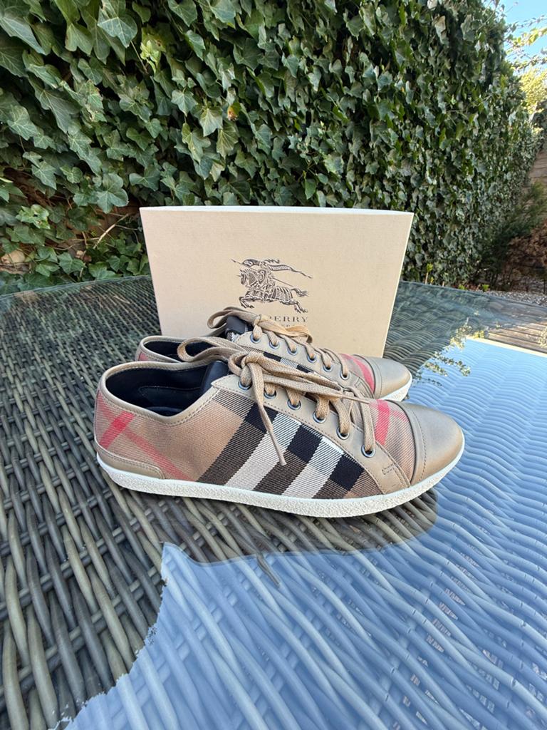 Burberry sneakers | beige ruit | maat 40, Kleding | Dames, Ophalen, Beige, Sneakers of Gympen, Zo goed als nieuw