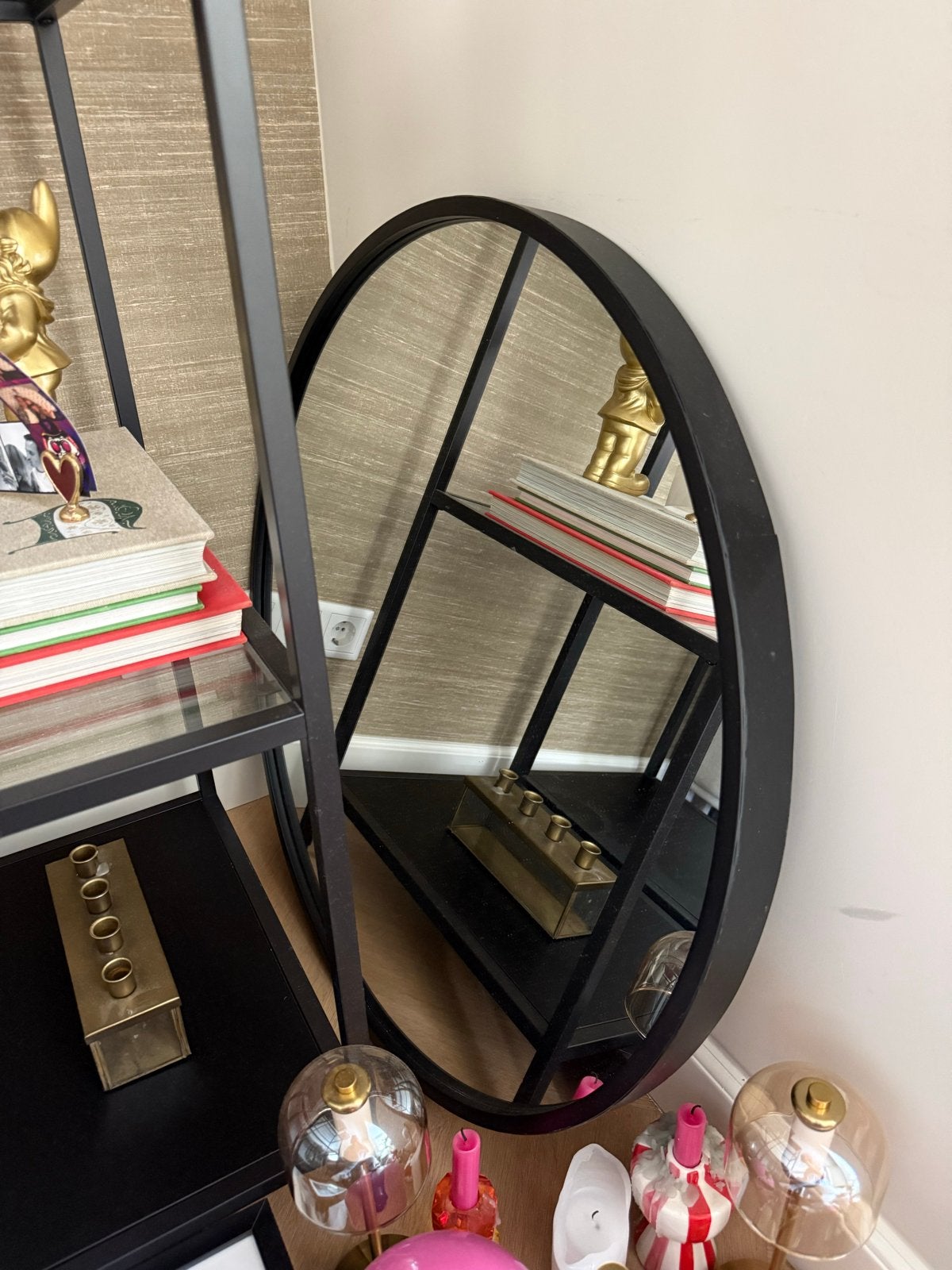 Ronde spiegel met zwart metalen frame, Antiek en Kunst, Ophalen, Rond, 50 tot 100 cm