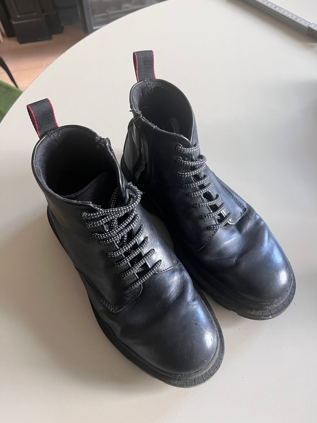Hugo Boss dames boots maat 40, Kleding | Dames, Schoenen met lage hakken, Zwart, Ophalen of Verzenden, Gedragen