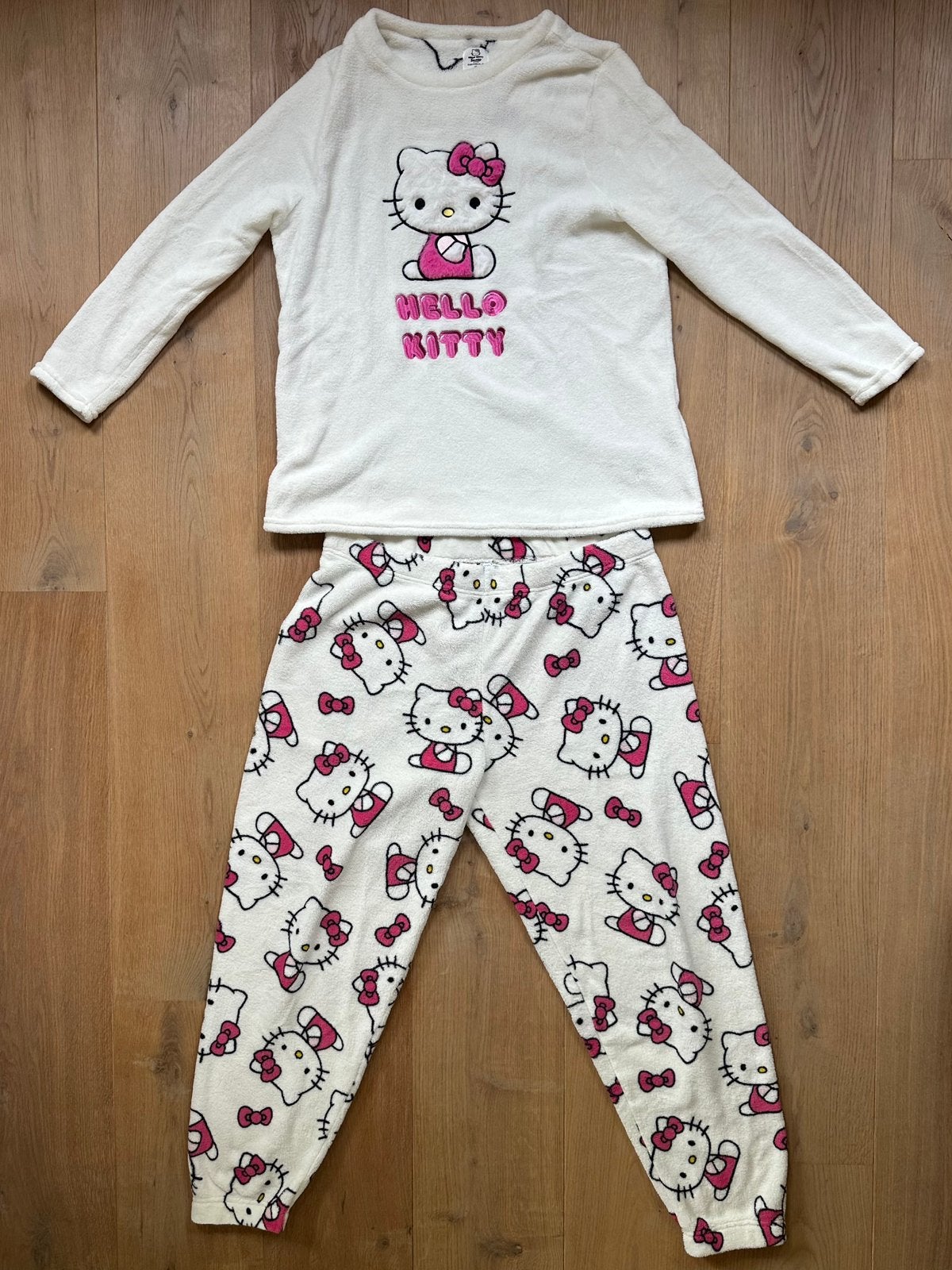 Hello Kitty fleece pyjama set | Primark x Sanrio | Maat XL, Ophalen of Verzenden, Zo goed als nieuw, Maat 46/48 (XL) of groter