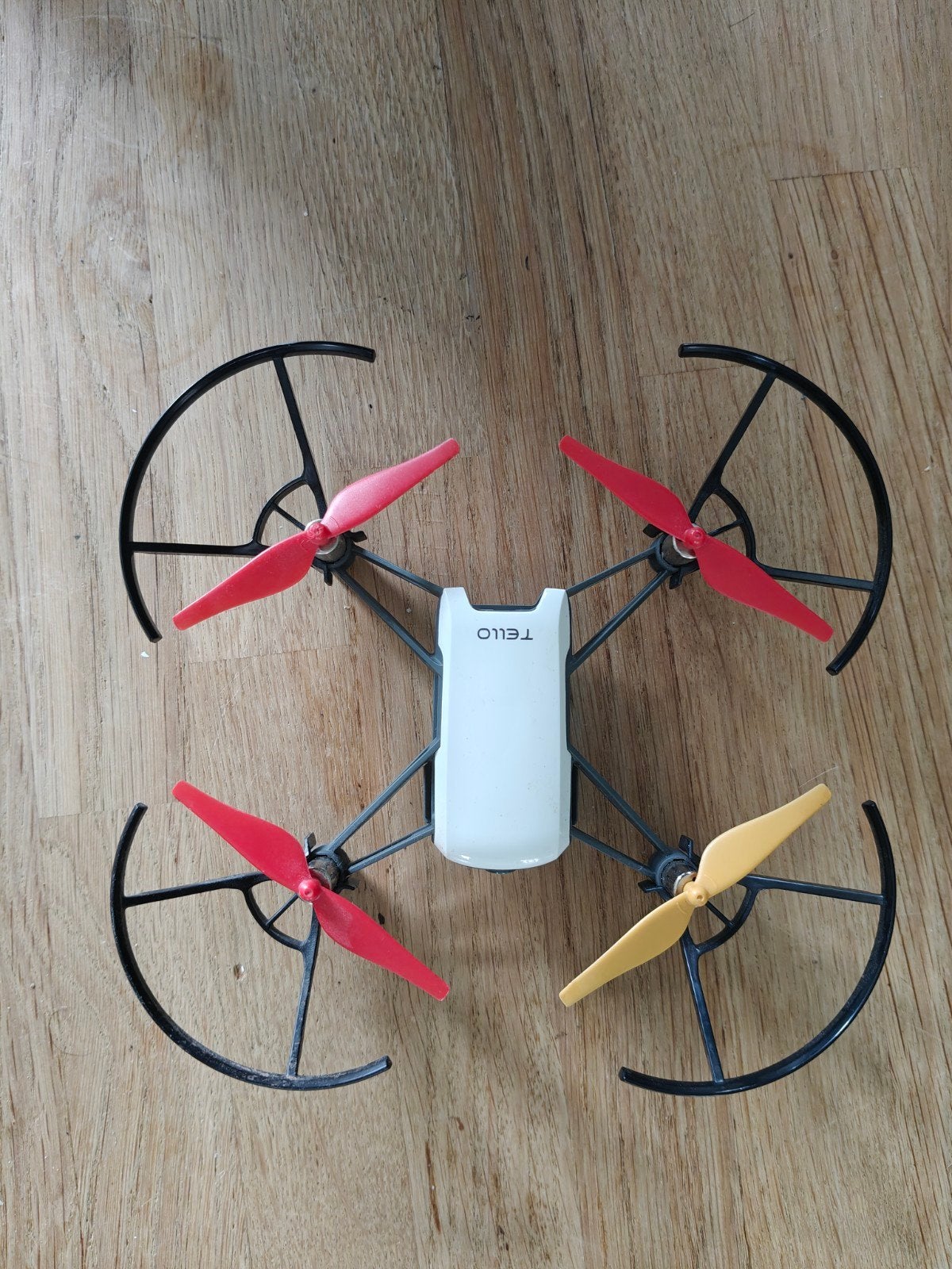 Tello Drone with accessories and a case, Ophalen, Gebruikt, Minder dan 100 meter, Speelgoeddrone