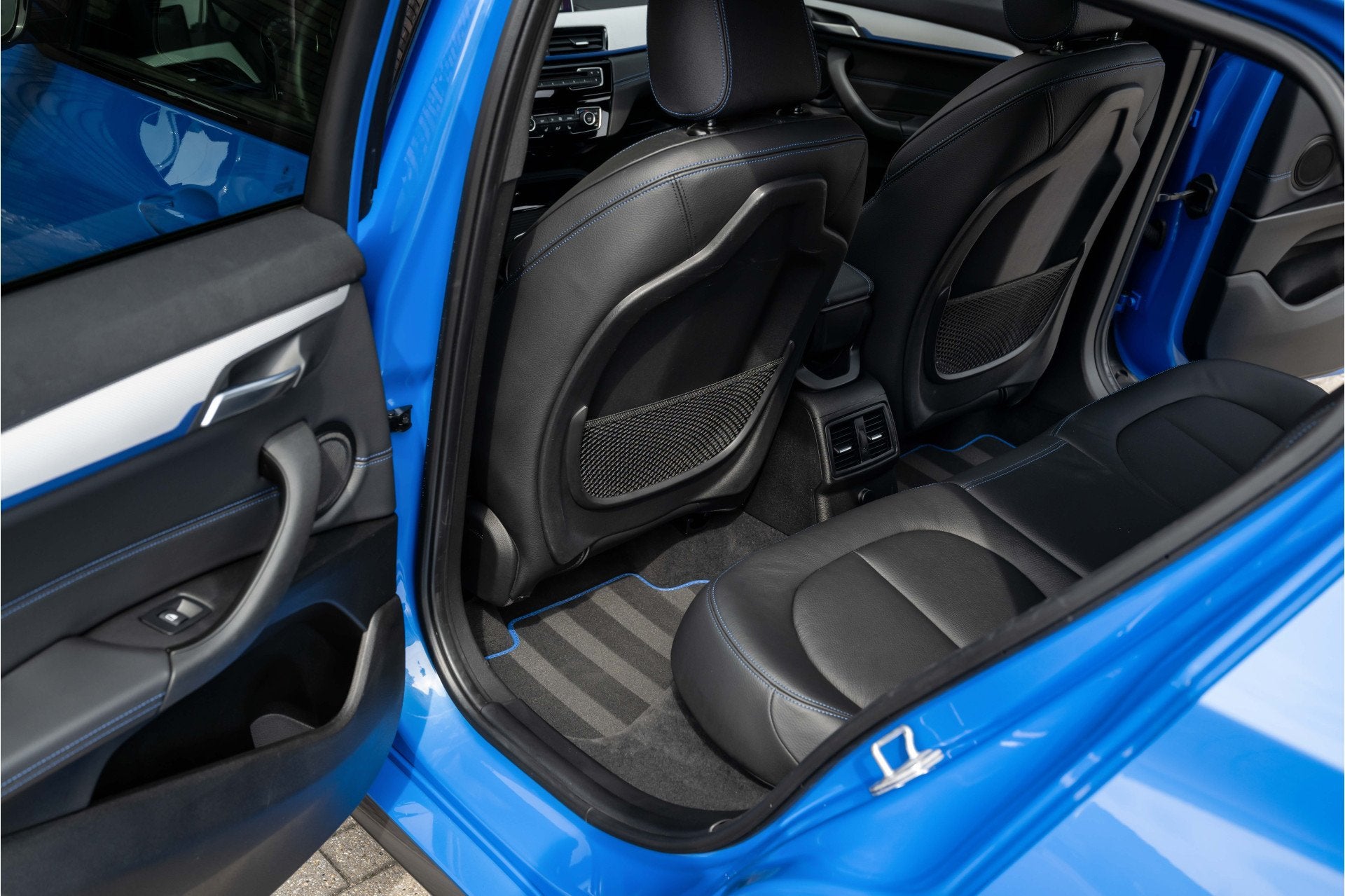Foto 30 van BMW X2 2.0i xDrive | M-Sport | Navigatie | Panorama | Leder