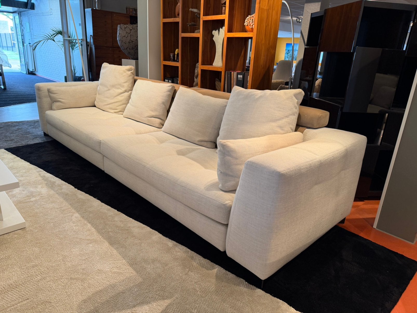Foto 7 van Minotti Blazer 108x356cm incl 4 extra lederen hoofdsteunen