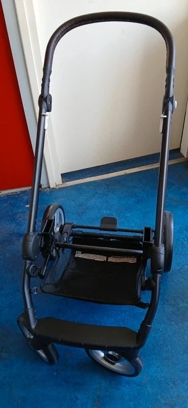 Mutsy Evo kinderwagen onderstel - Zo goed als nieuw, Kinderwagen, Zo goed als nieuw, Mutsy, Verstelbare duwstang