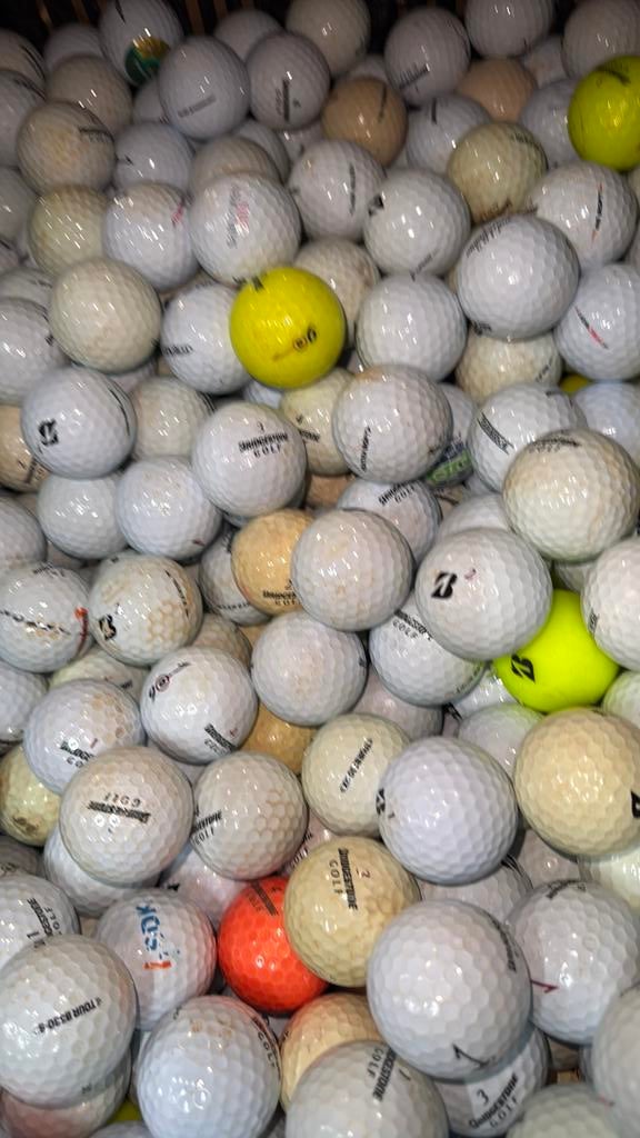 Gebruikte bridgestone golfballen 100 stuks, Sport en Fitness, Golf, Ophalen of Verzenden, Zo goed als nieuw, Bal(len)