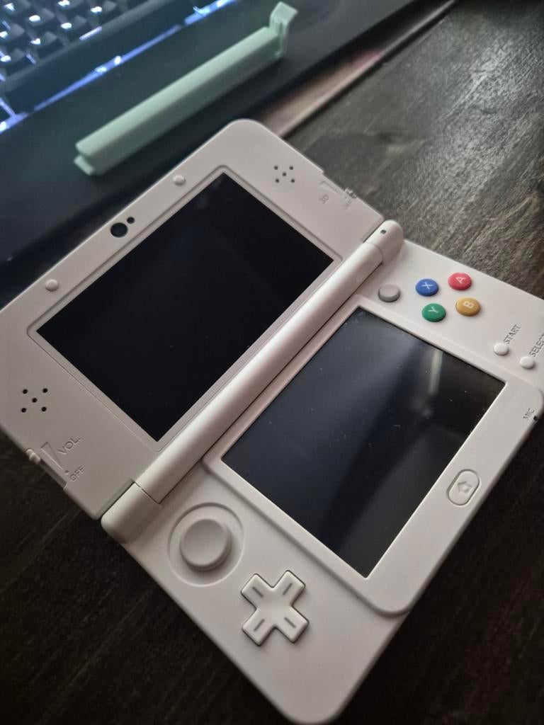Witte New Nintendo 3DS  - Zo goed als nieuw, Spelcomputers en Games, Spelcomputers | Nintendo 2DS en 3DS, Zo goed als nieuw, 3DS