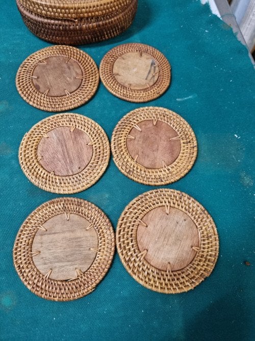 mandje met onderzetters 6 stuks indonesian, Huis en Inrichting, Woonaccessoires | Onderzetters, Ophalen of Verzenden, 'T Olde Gre-j
