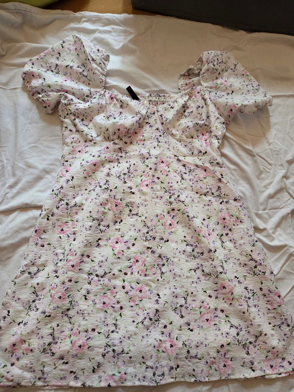 H&M Divided Bloemenjurk met pofmouwen, Kleding | Dames, Ophalen of Verzenden, Zo goed als nieuw, Boven de knie