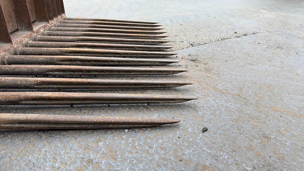 Knikmops tegelriek puinriek, Ophalen of Verzenden