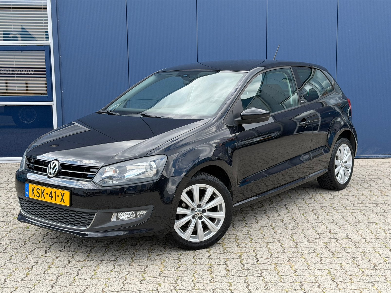 Volkswagen Polo 1.2 STYLE 2011 Zwart|Airco|Carplay|Navi, Voorwielaandrijving, Zwart, 60 pk, Zwart