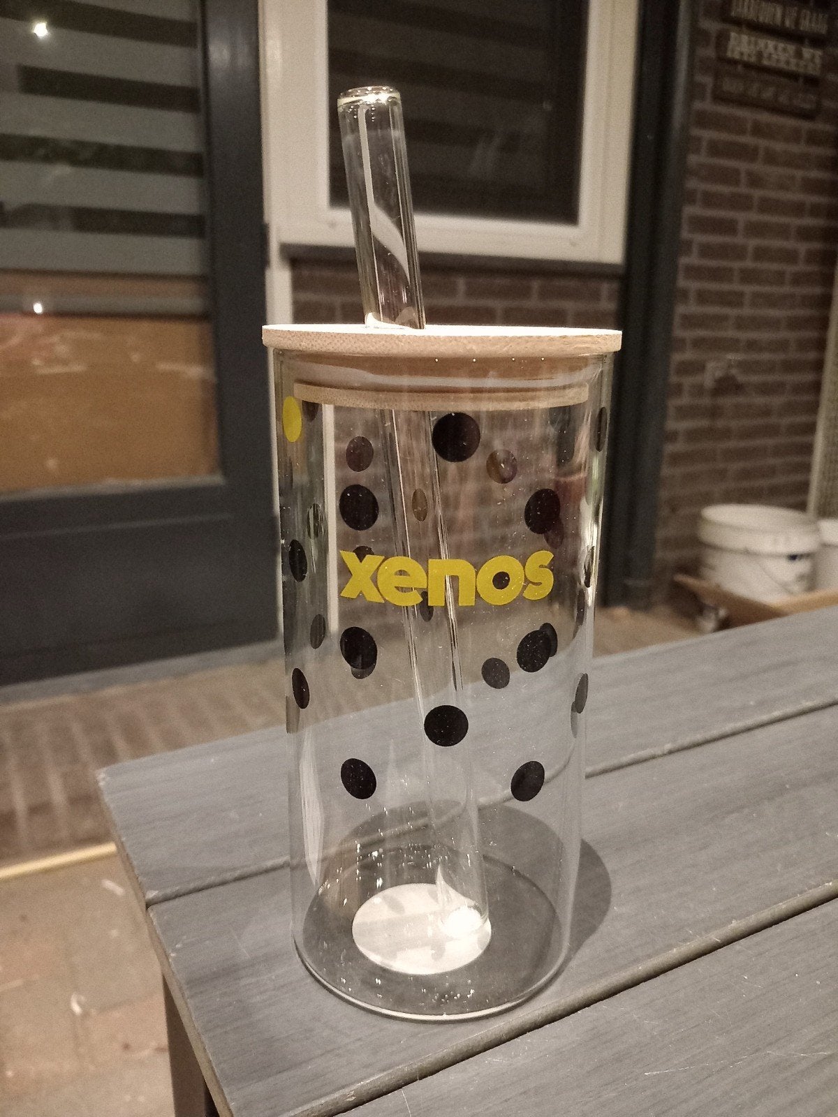 Xenos glazen beker met bamboe deksel en rietje, Nieuw, Ophalen of Verzenden, Meerkleurig, Overige merken