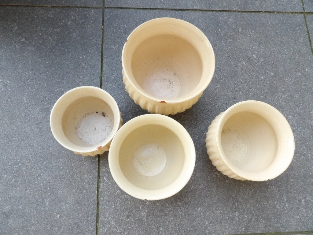 4 mooie potten met kleine beschadiging 4 stuks voor 7,50, Diversen, Pasen, Ophalen of Verzenden, Gebruikt