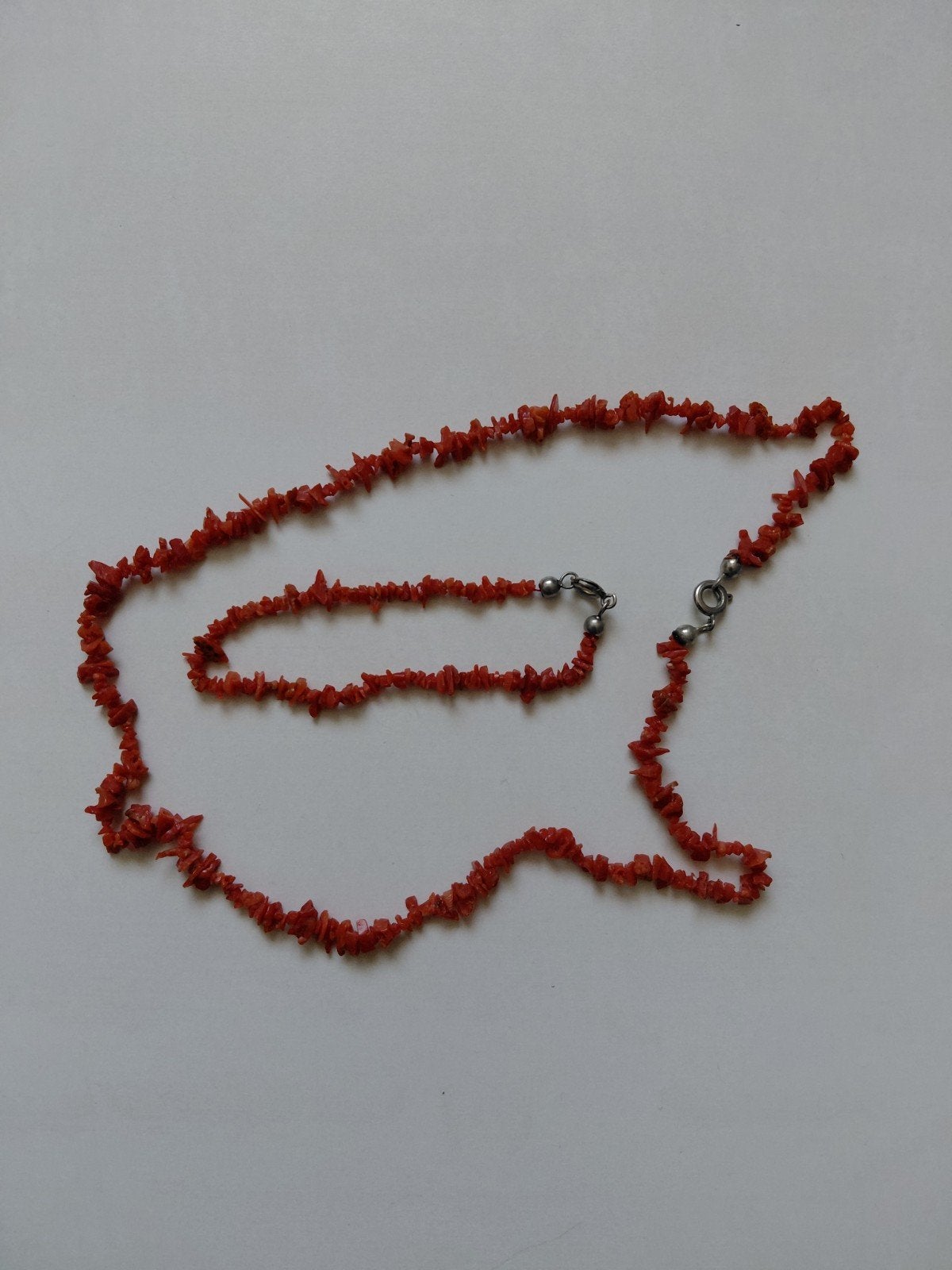 Koraal rode bijoux set: ketting en armband, Ophalen of Verzenden, Gebruikt, Rood