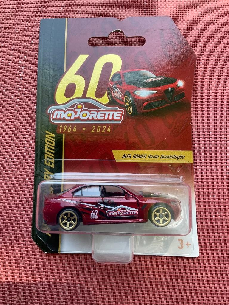 Majorette Alfa Romeo Giulia donkerrood , Ophalen of Verzenden, Nieuw, Auto