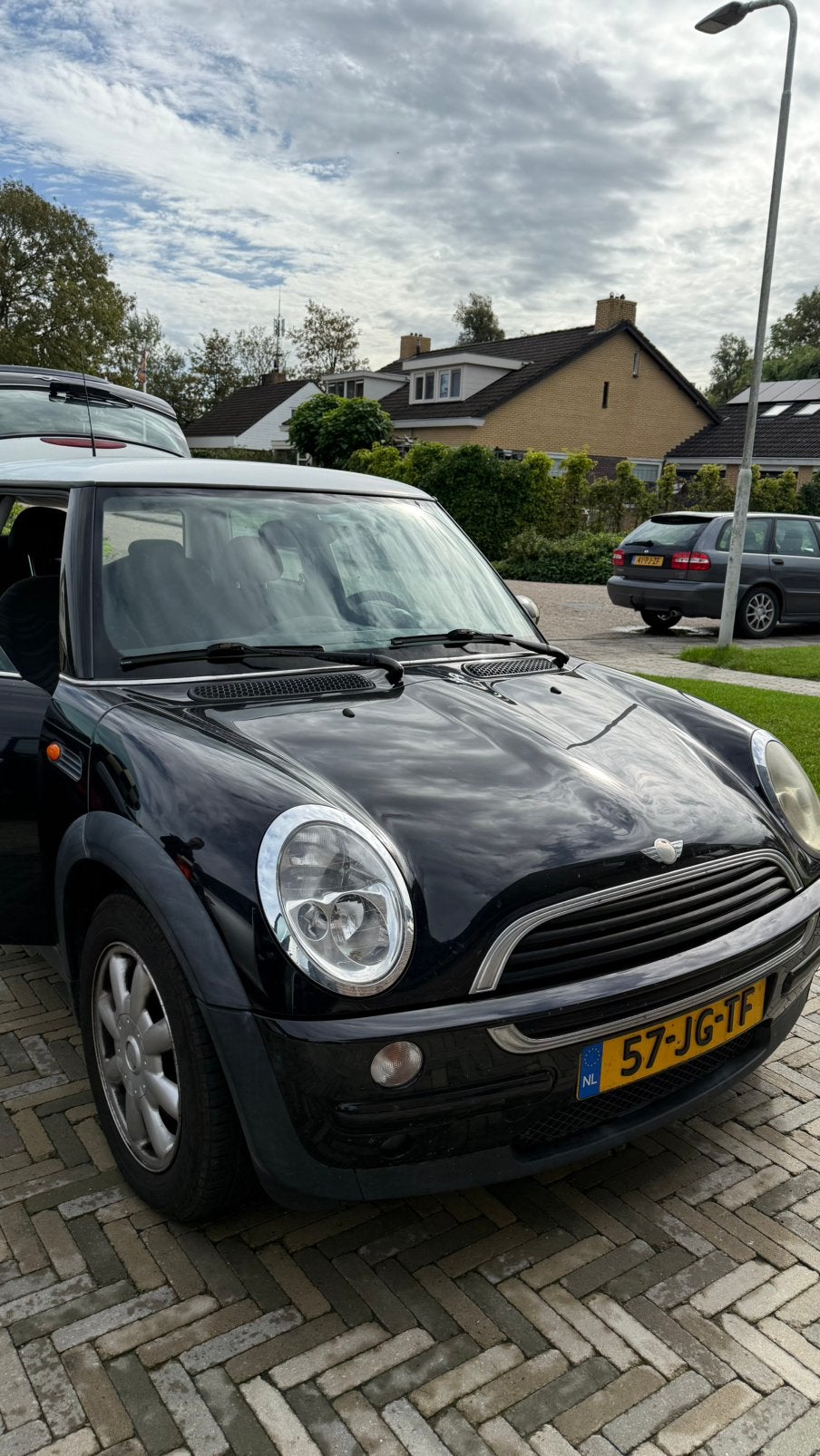 Mini 1.6 16V ONE 2002 Zwart, Auto's, Voorwielaandrijving, 15 km/l, Zwart, 4 cilinders