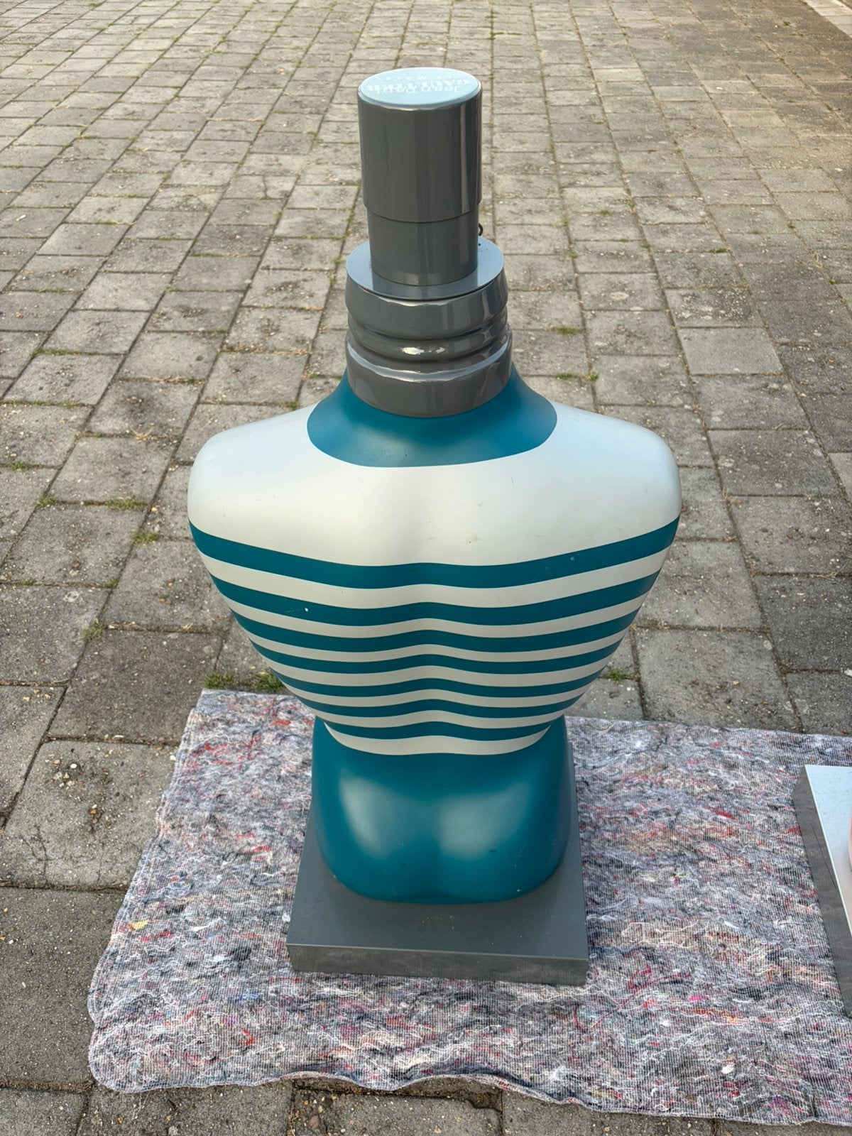 Unieke Set XXL Jean Paul Gaultier Winkeldisplays (125cm), Verzamelen, Parfumverzamelingen, Ophalen, Gebruikt, Parfumfles