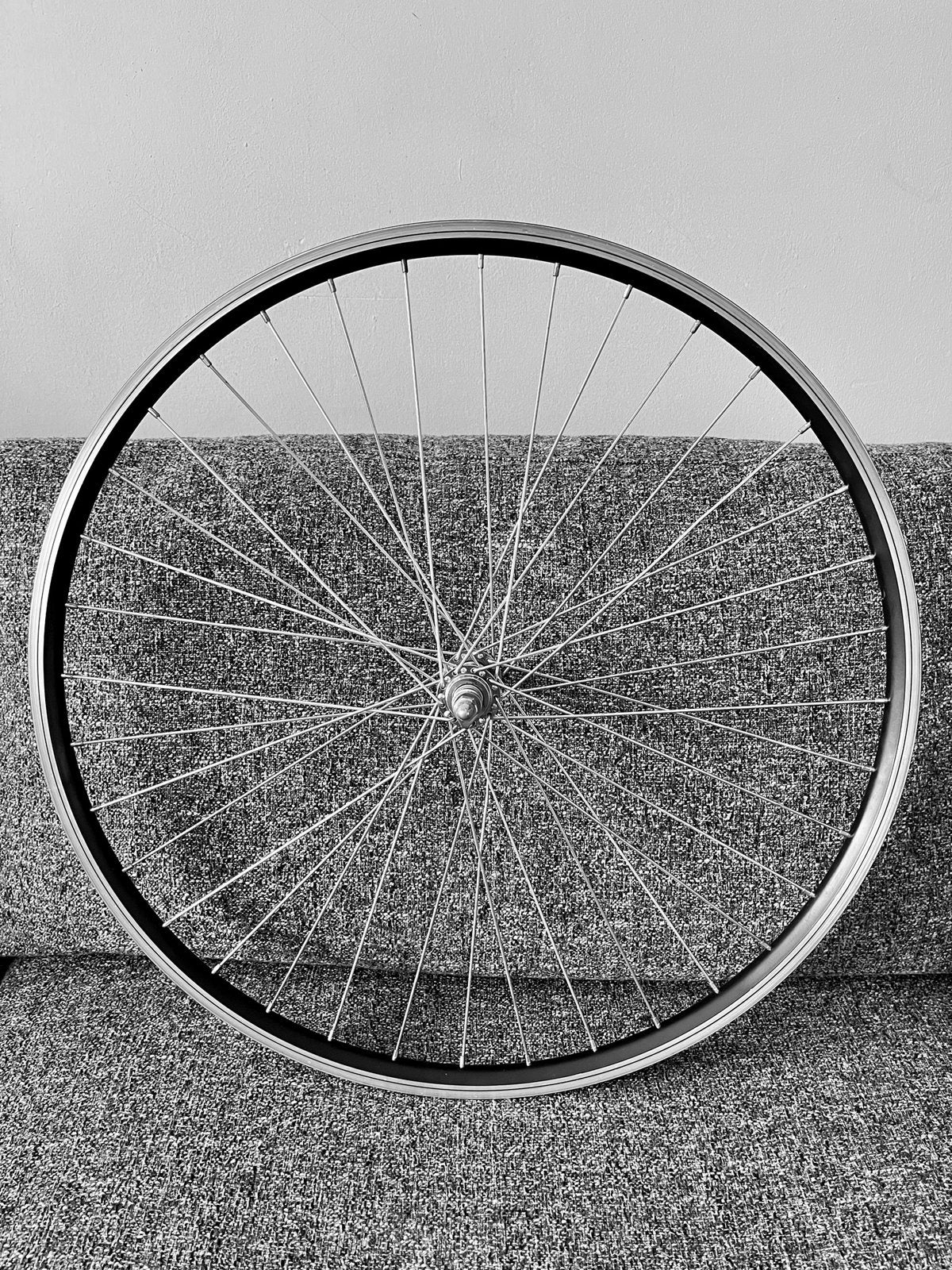 Voorwiel 28 inch fiets, Fietsen en Brommers, Fietsonderdelen, Ophalen, Zo goed als nieuw